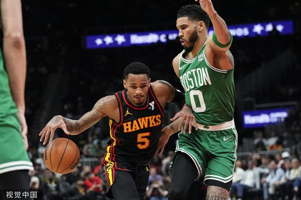 凭借社交媒 凭借社交媒